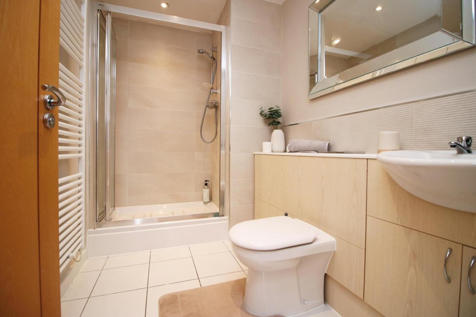 شقة Perfect Getaway In Cardiff Marina المظهر الخارجي الصورة